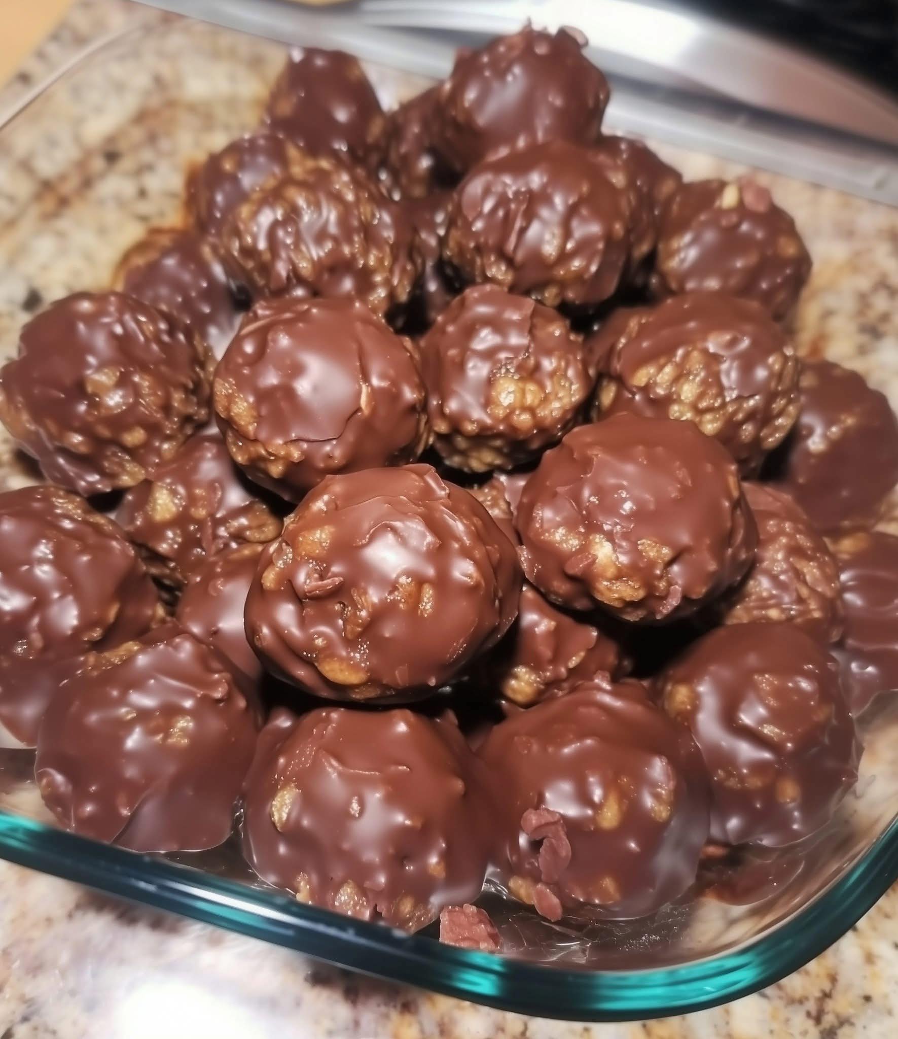 Thumbnail for Chocolate Rice Krispie Balls