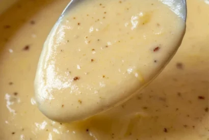 Thumbnail for Canadian Cheese Soup 🧀🥣