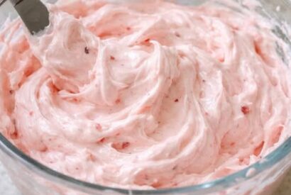 Thumbnail for Strawberry Marshmallow Frosting