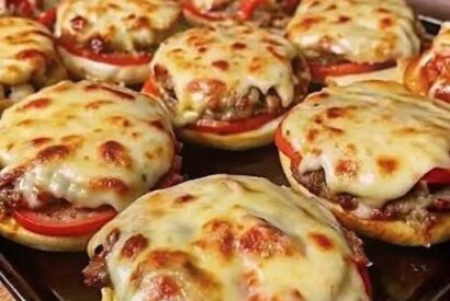 Thumbnail for Mini Pizza Burgers