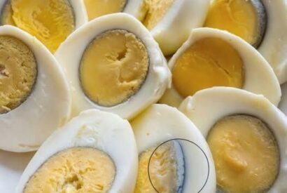 Thumbnail for Why Does the Yolk of a Hard-Boiled Egg Turn Green?